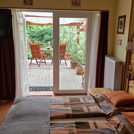 Virag Apartmanhaz Šoproň