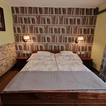 Virag Apartmanhaz