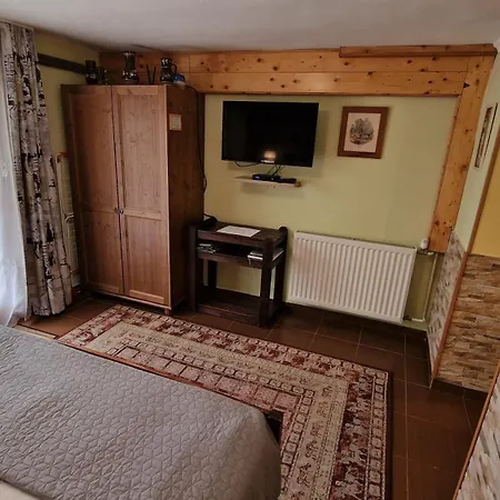 Virag Apartmanhaz *