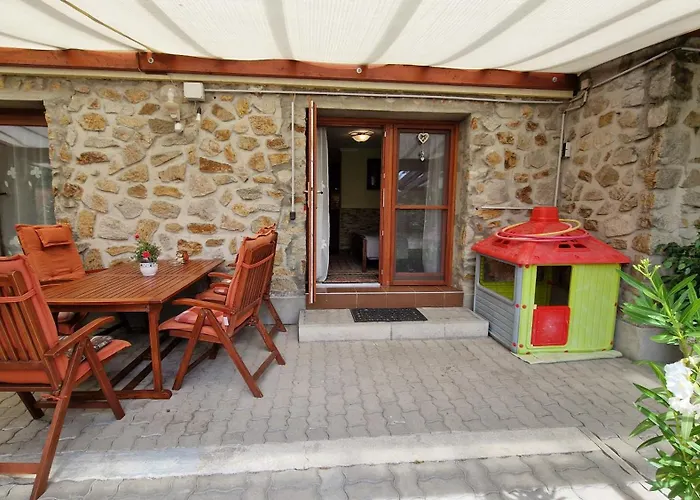 Virag Apartmanhaz Apartmán Šoproň